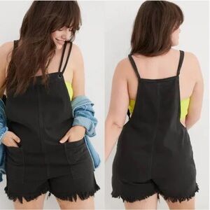 Aerie Women M Charcoal Casual Frayed Hem Double Strap Shortall Overall Romper